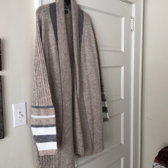 NWOT Pretty Tan Cardigan - Picture 2 of 9